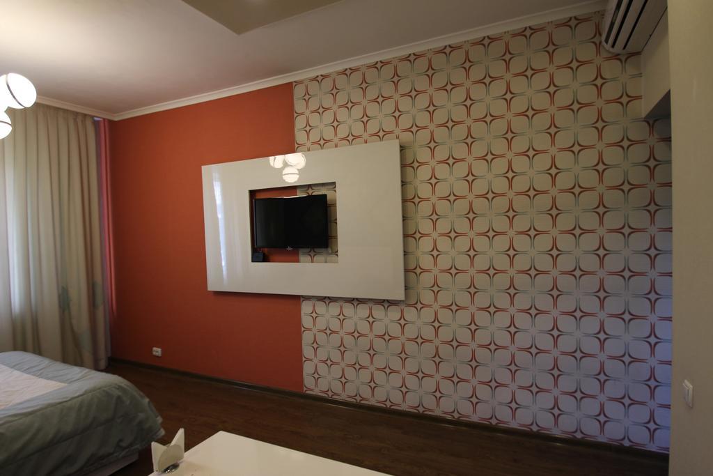 Delphin Guest House ビシュケク エクステリア 写真